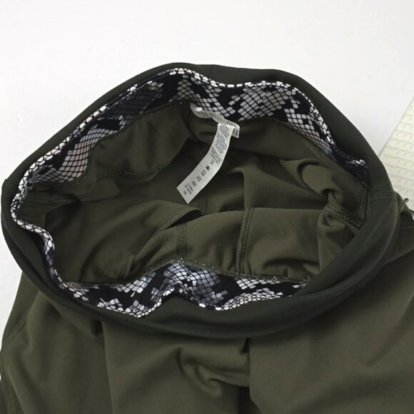 Lululemon Sunset Salutation Crop Pant Fatigue Green Black Relaxed Stretch Size 4 - Picture 9 of 16